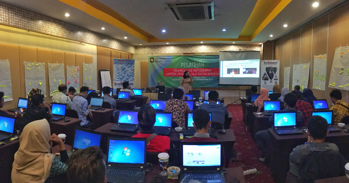 TRAVELXISM tour-guide training workshop documented by Enpact